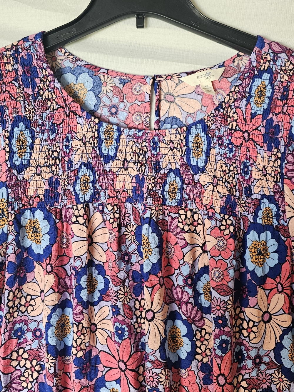 Terra & Sky Floral Smocked Top - Size 2X (20W-22W) - Picture 6 of 14